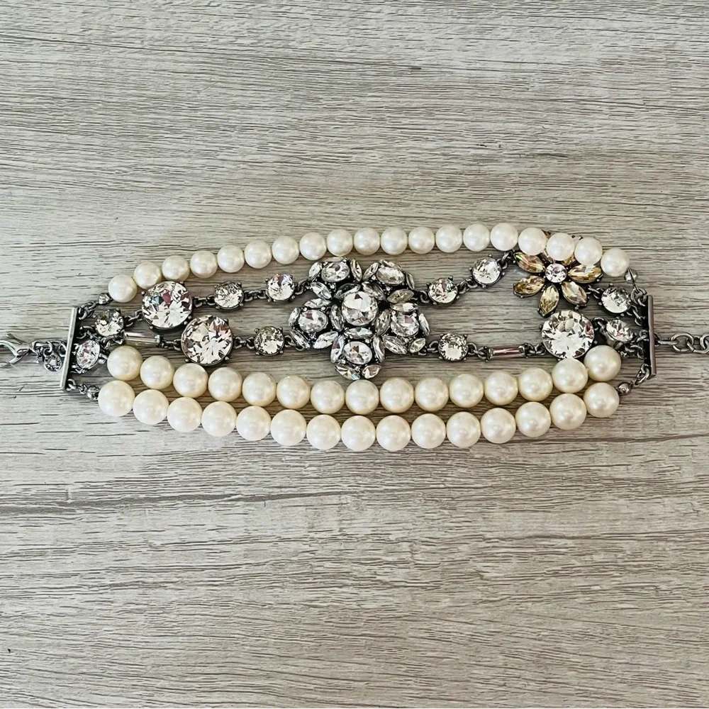 Ann Taylor Elegant Pearl and Crystal Bracelet - Vintage - Picture 3 of 5